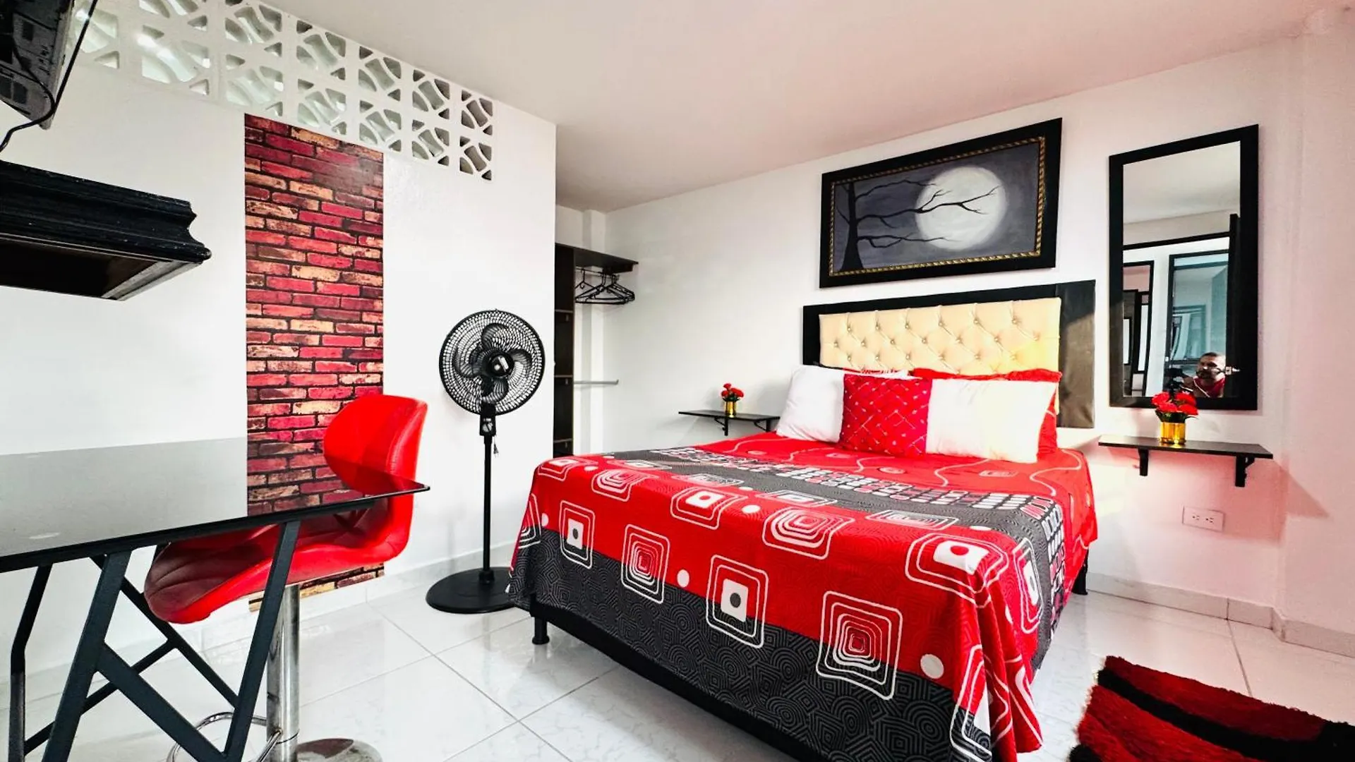 Apartamento !Increible Terraza Panoramica, Wifi 100Mb, Cocina & Lavadora! Edificio Victory Medellín