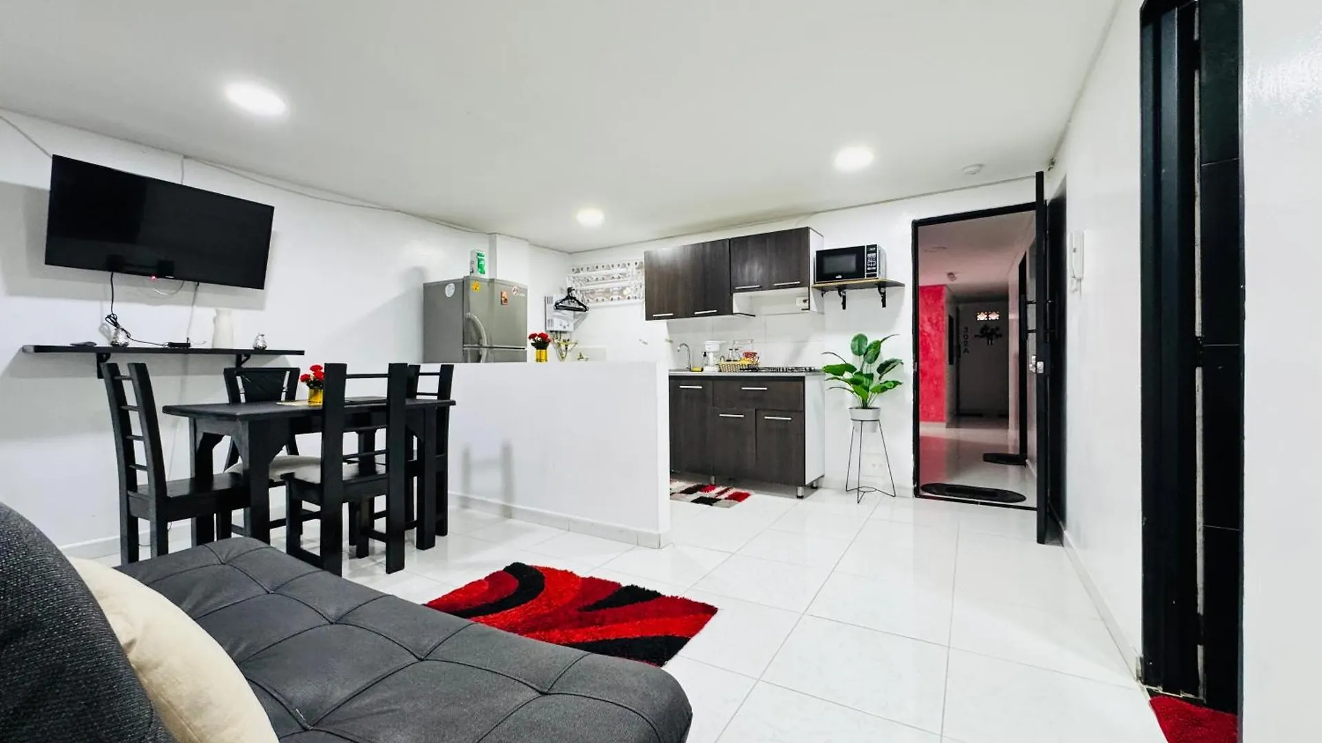Apartamento !Increible Terraza Panoramica, Wifi 100Mb, Cocina & Lavadora! Edificio Victory Medellín