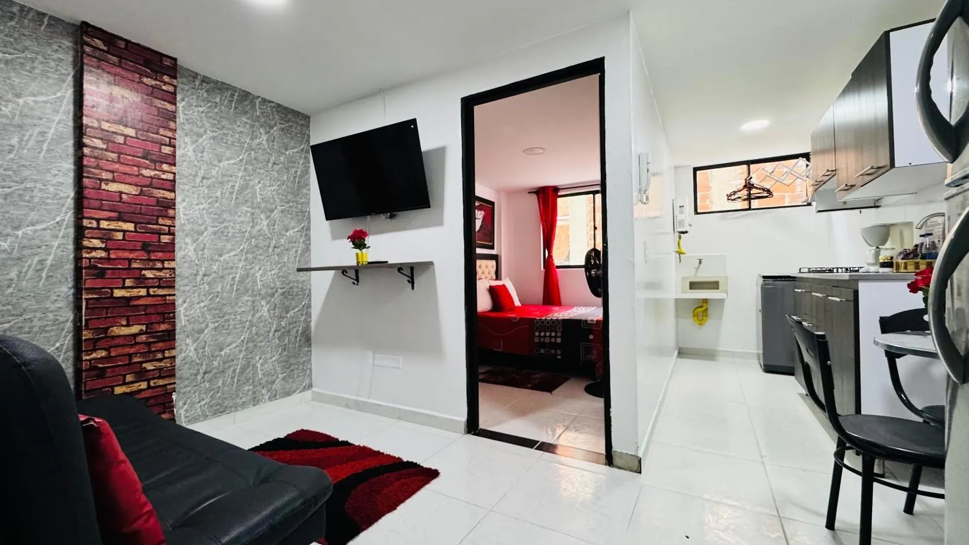 Apartamento !Increible Terraza Panoramica, Wifi 100Mb, Cocina & Lavadora! Edificio Victory Medellín