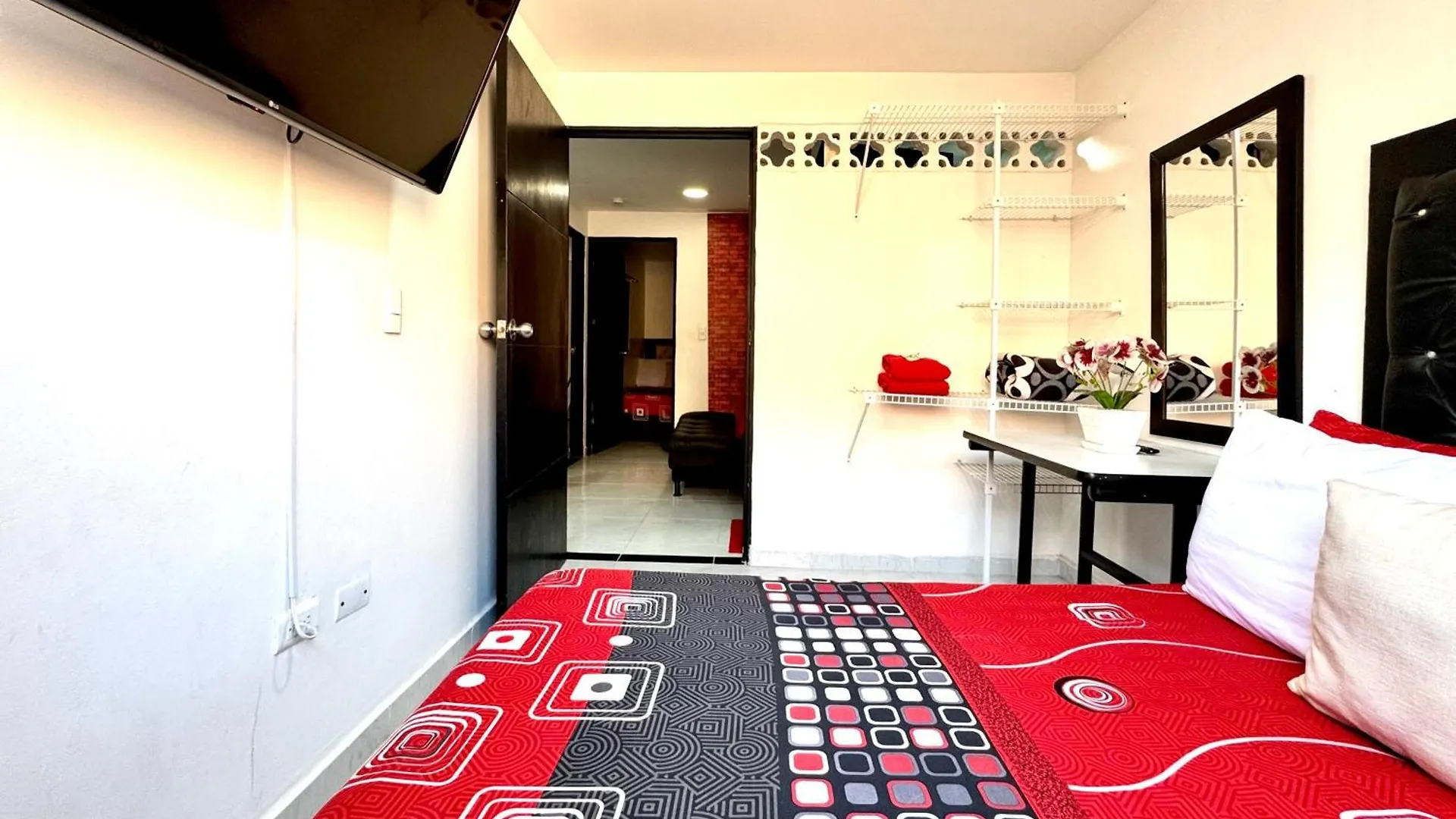 Apartamento !Increible Terraza Panoramica, Wifi 100Mb, Cocina & Lavadora! Edificio Victory Medellín