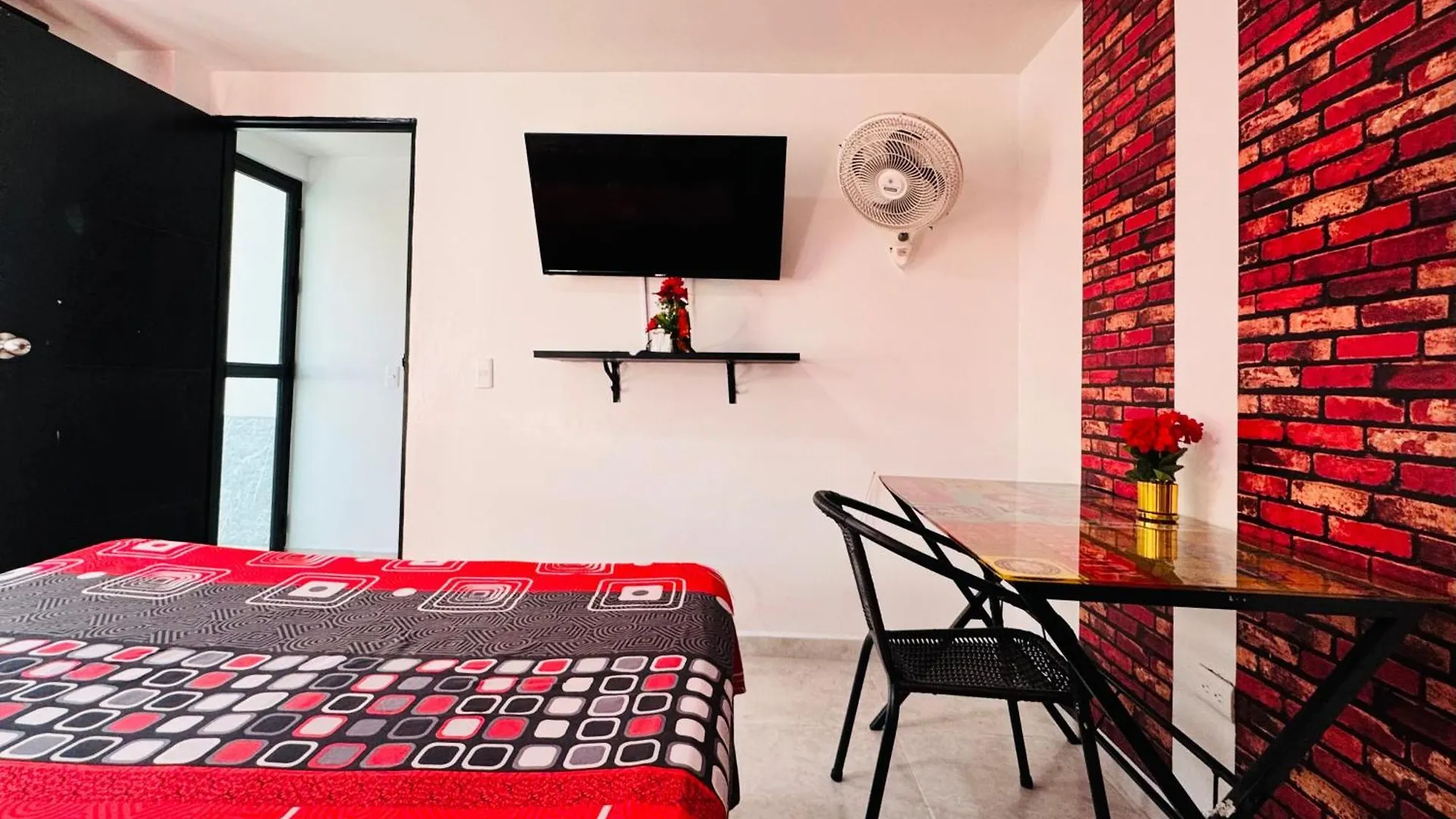 Apartamento !Increible Terraza Panoramica, Wifi 100Mb, Cocina & Lavadora! Edificio Victory Medellín Colombia