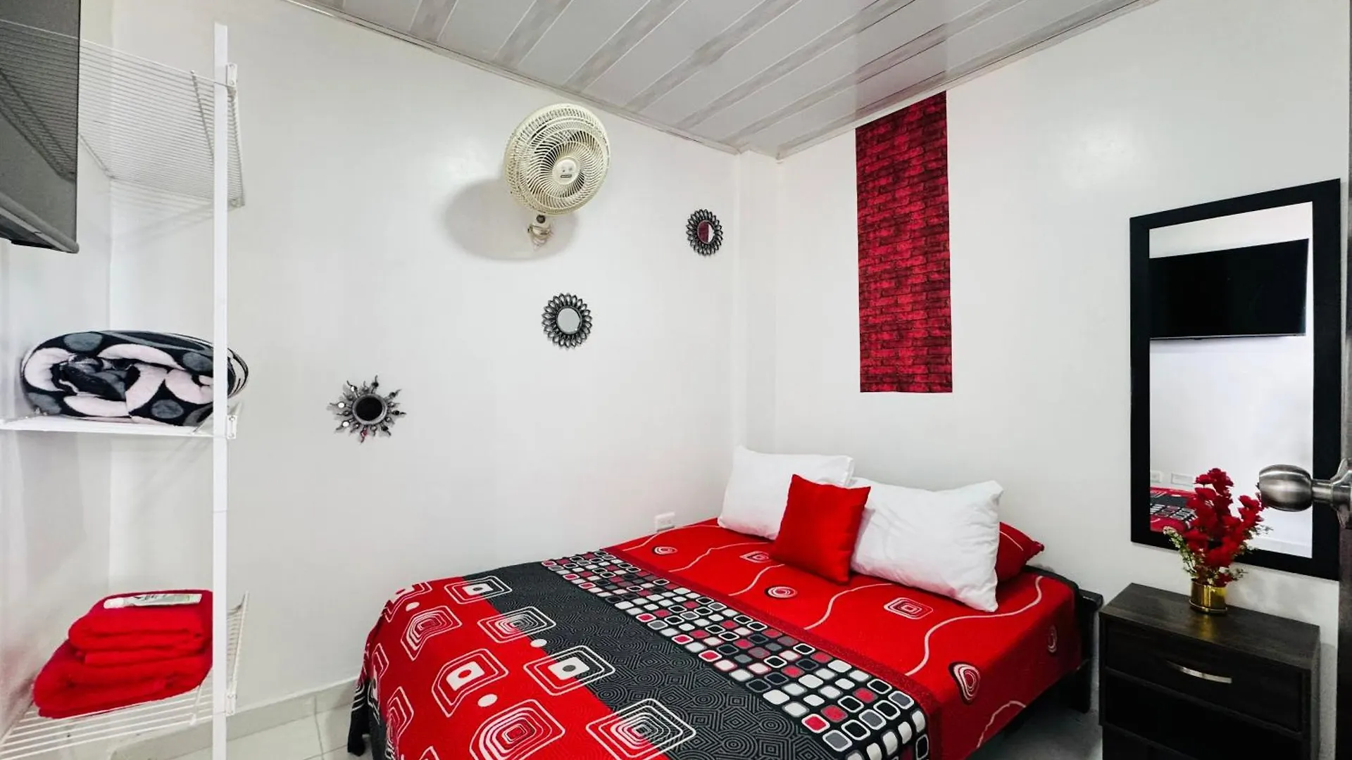 !Increible Terraza Panoramica, Wifi 100Mb, Cocina & Lavadora! Edificio Victory Medellin 아파트